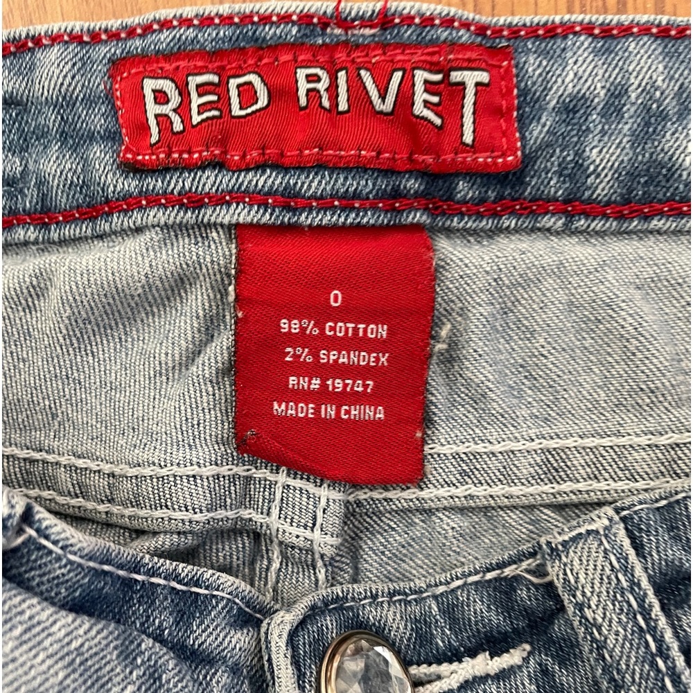 RED RIVET Low Rise DISTRESSED Cropped JEANS With Rhinestone Buttons Size 0 - Picture 3 of 12